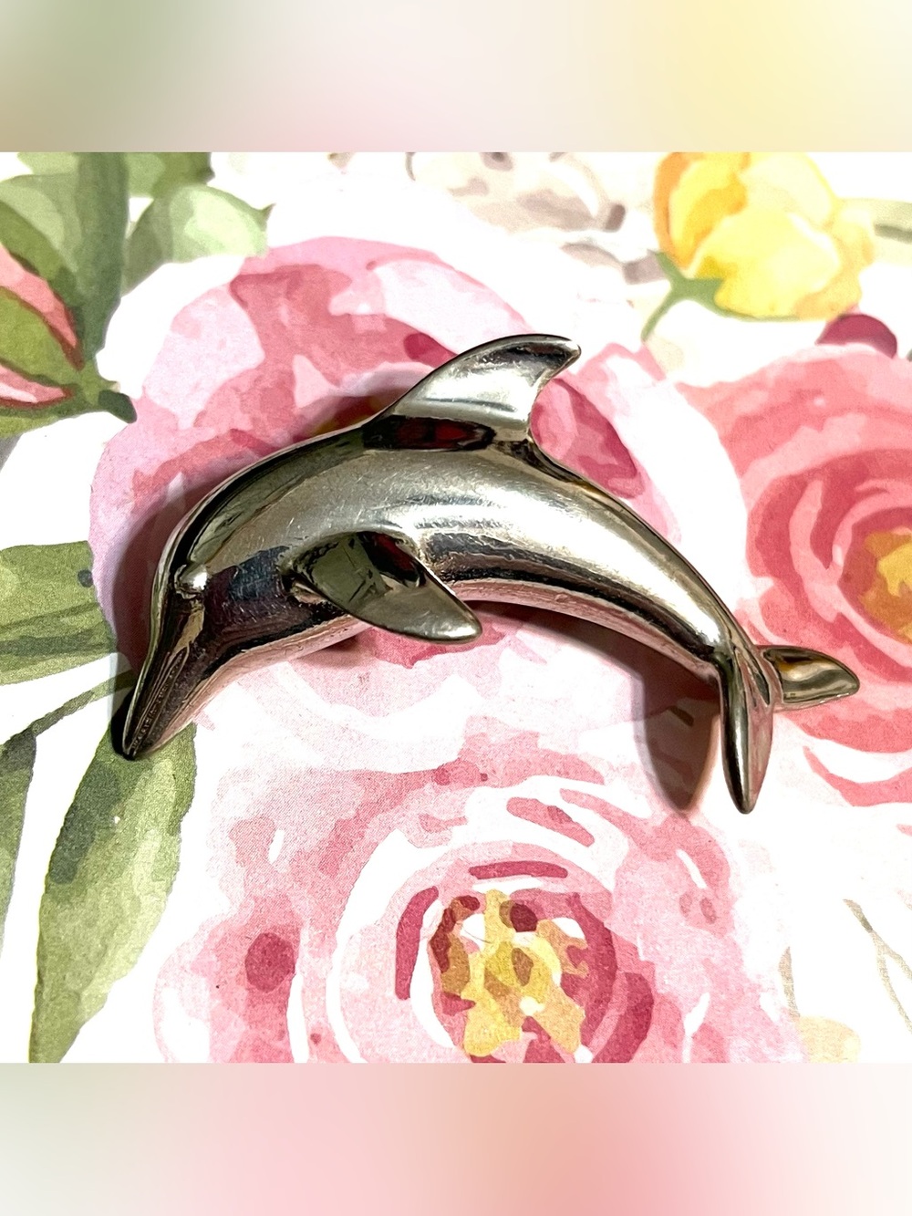 Vintage Leaping Dolphin Brooch Pin Silver Tone Nautical Ocean Sea Life Jewelry